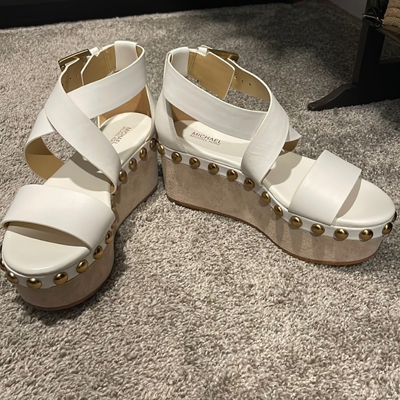 Michael Kors Garner studden wedge - Picture 2 of 6